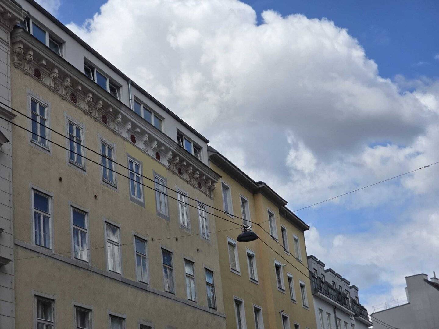 +Eine Traumlage für medizinisches Personal und Studierende der MedUni + 3 Zimmer + Küche + Lift++