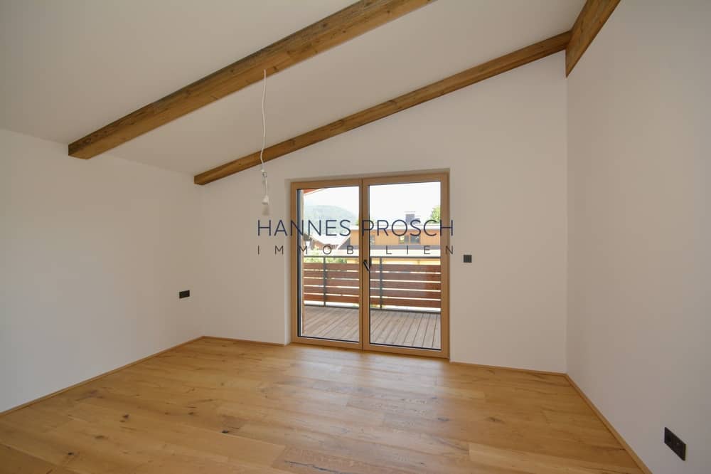 Penthouse mit überdachter Terrasse und Bergblick