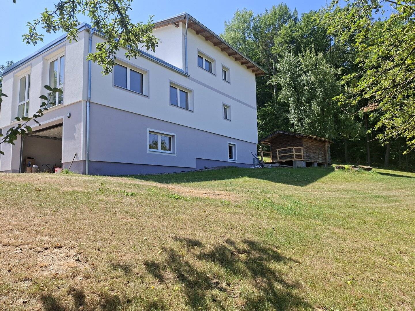 Großzügiges Einfamilienhaus in traumhafter Aussichtslage mit Wald und großem Baugrund in Eichgraben