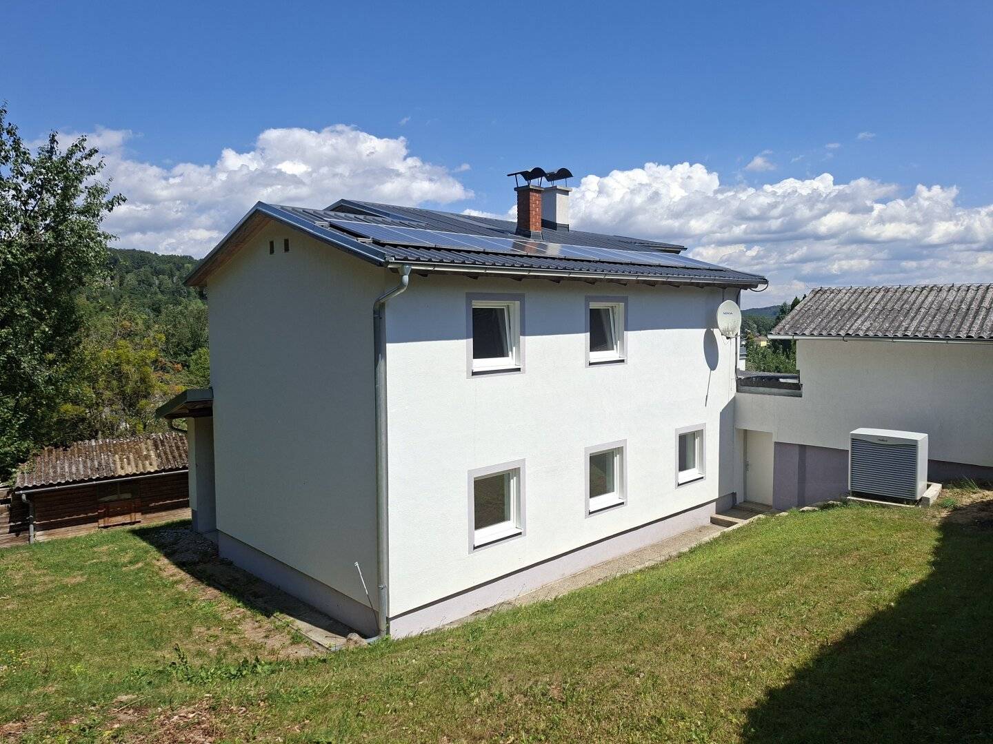 Großzügiges Einfamilienhaus in traumhafter Aussichtslage mit Wald und großem Baugrund in Eichgraben
