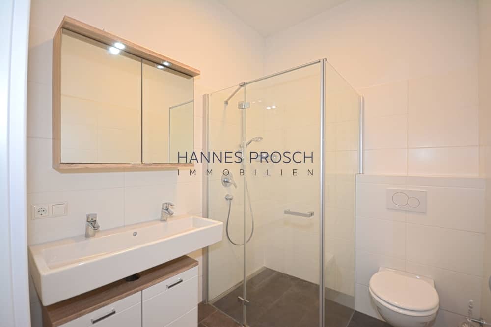 Zentrale Wohnung mit Fußbodenheizung und Einbauküche