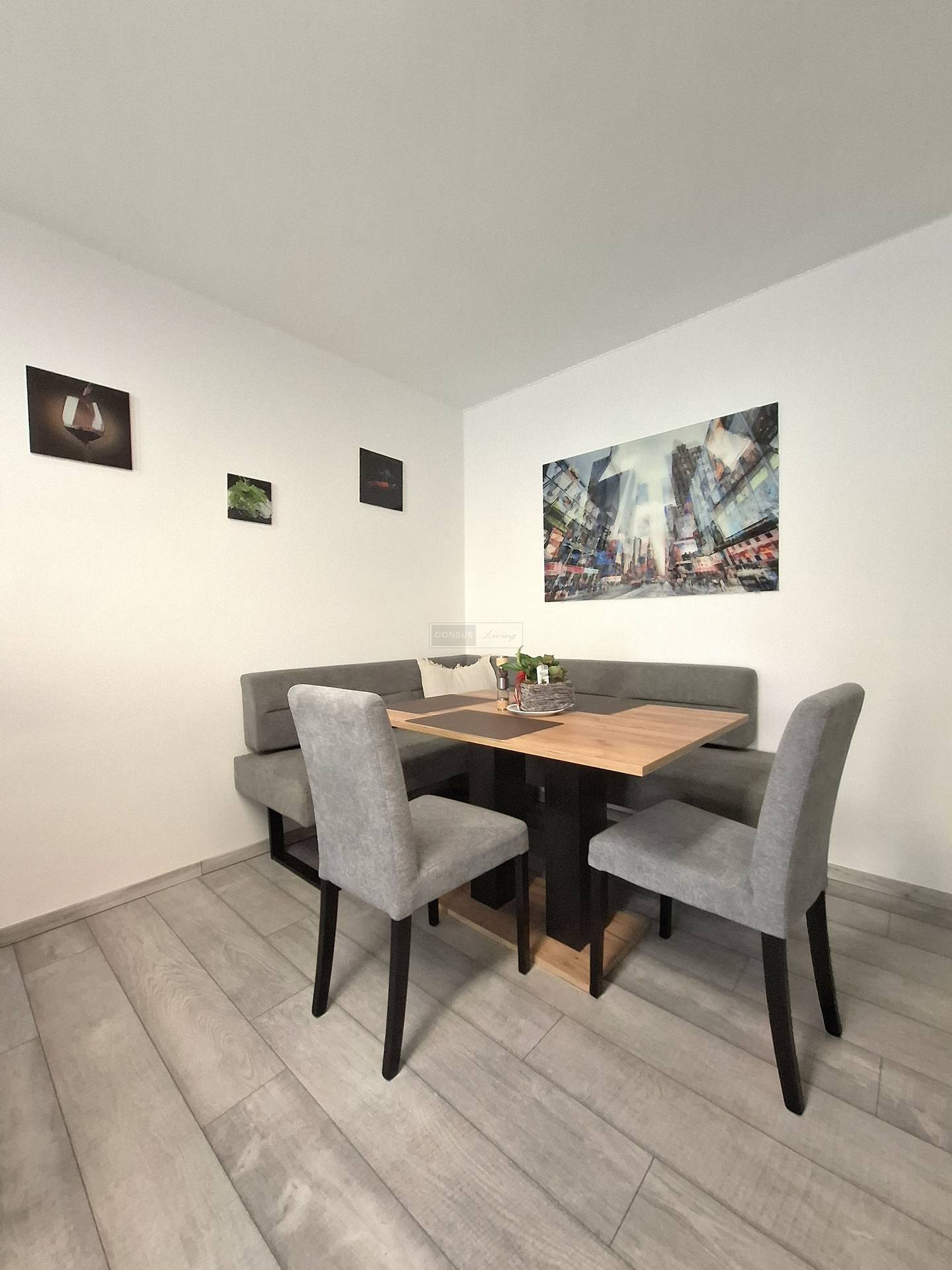 Quiet apartment with loggia near Alte Donau
