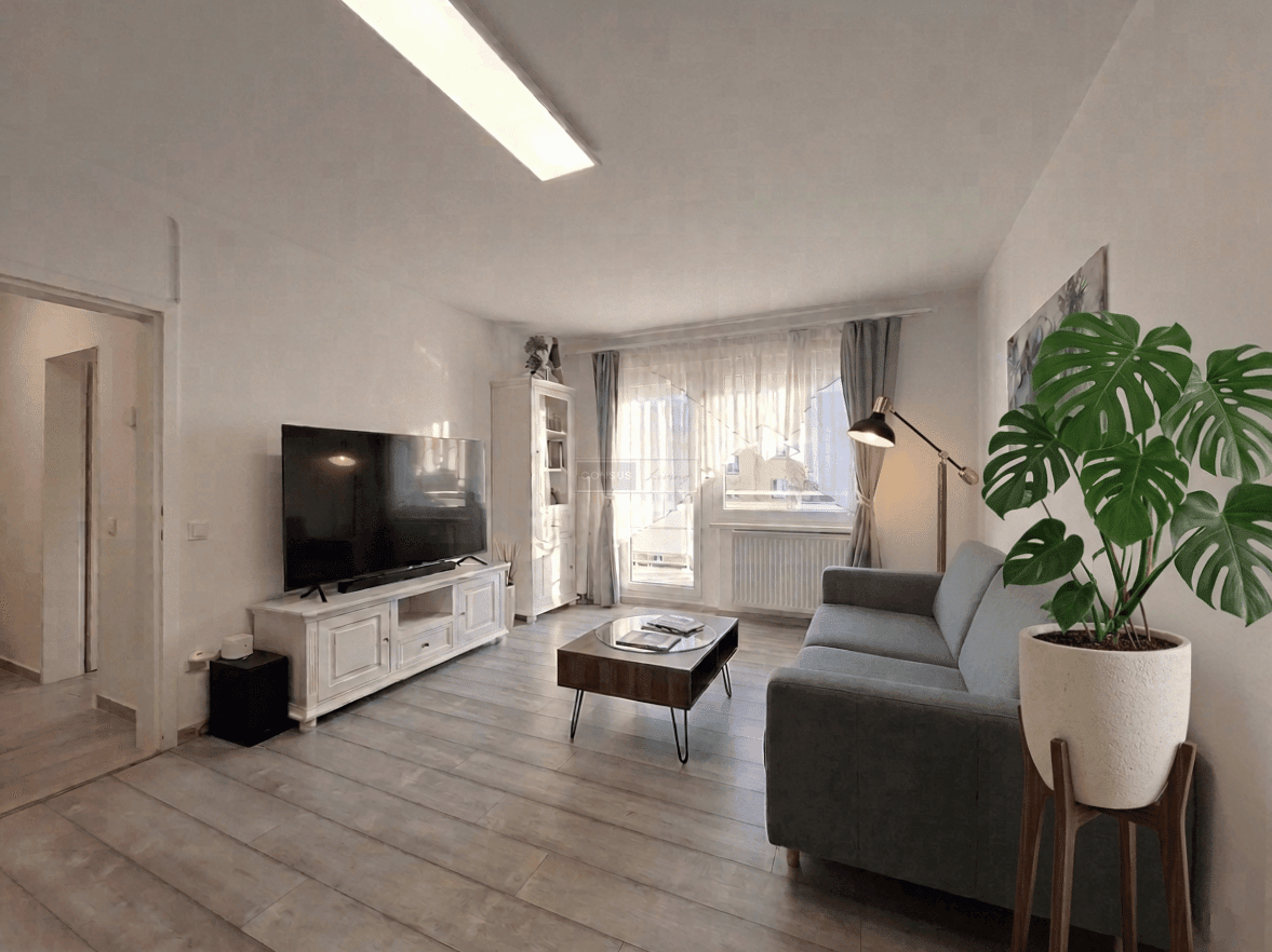 Quiet apartment with loggia near Alte Donau