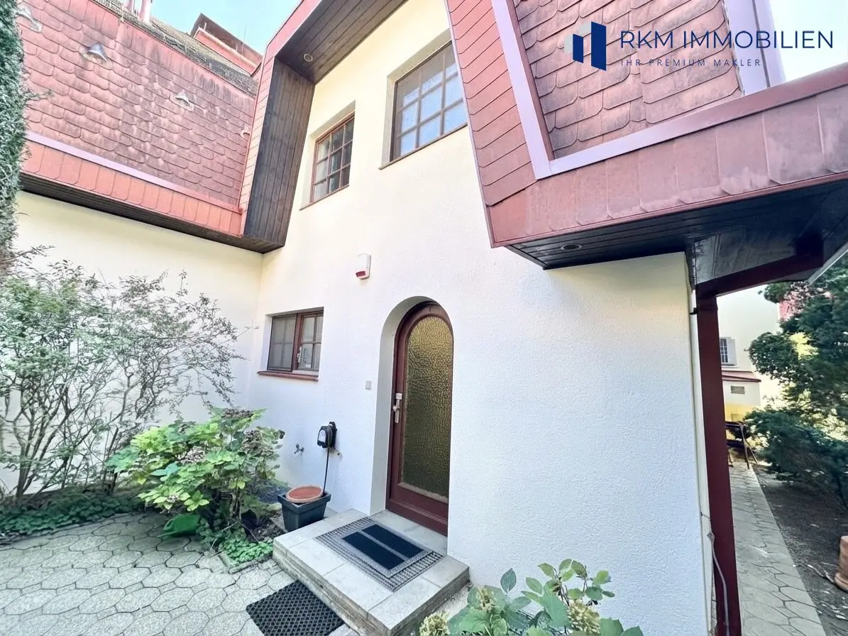 Exclusive corner townhouse in one of Vienna's most desirable residential areas