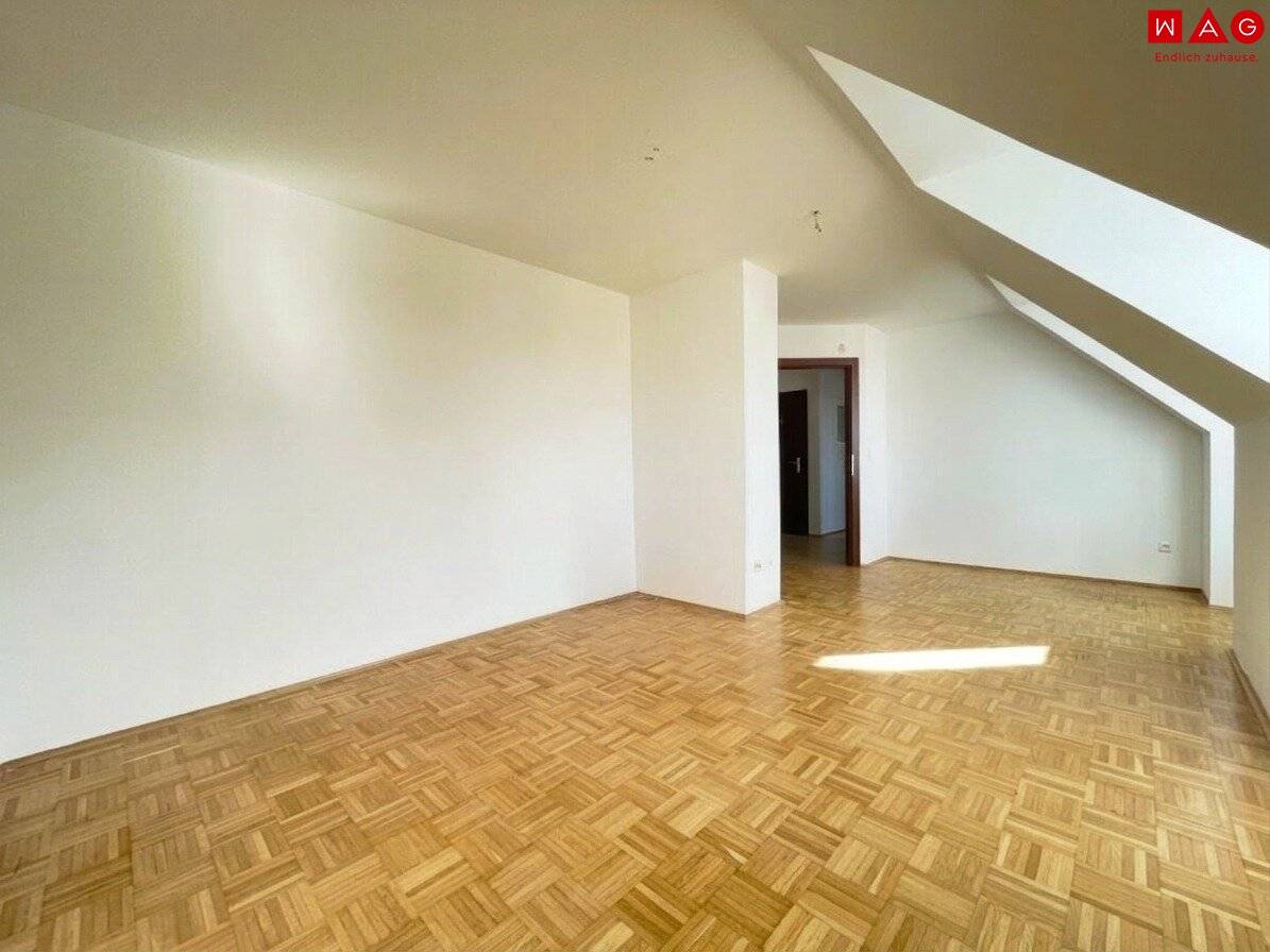 Sunny 2-room apartment in the green including parking
