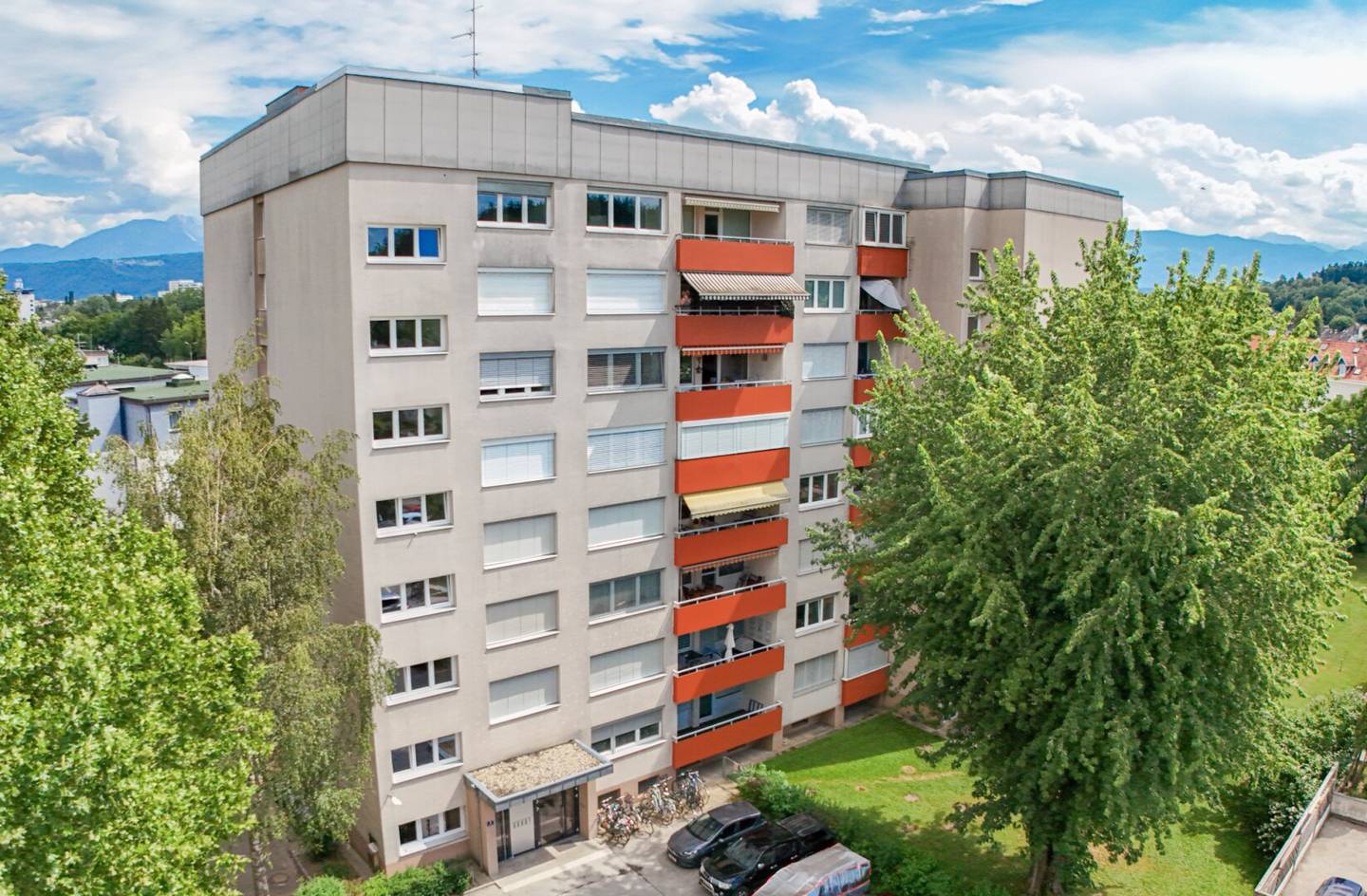 Nette 2-Zimmer-Wohnung mit Loggia nähe Klinikum