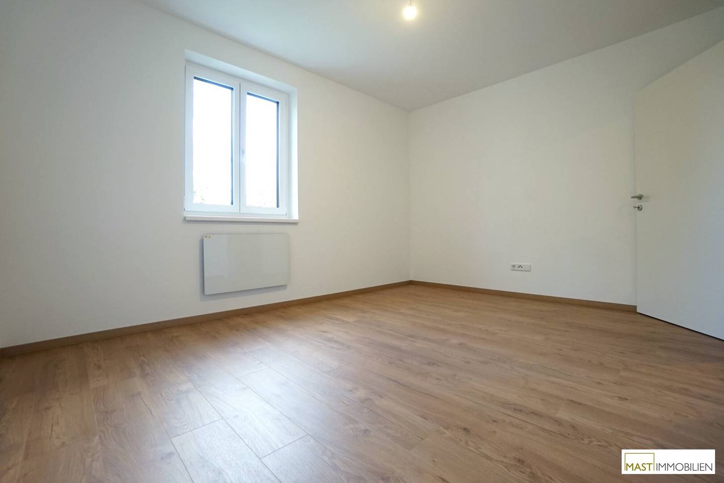 PROVISIONSFREI --- Beeindruckend aufgeteilte 2 Zimmer Garten Wohnung inkl. EWE Einbauküche in Pixendorf