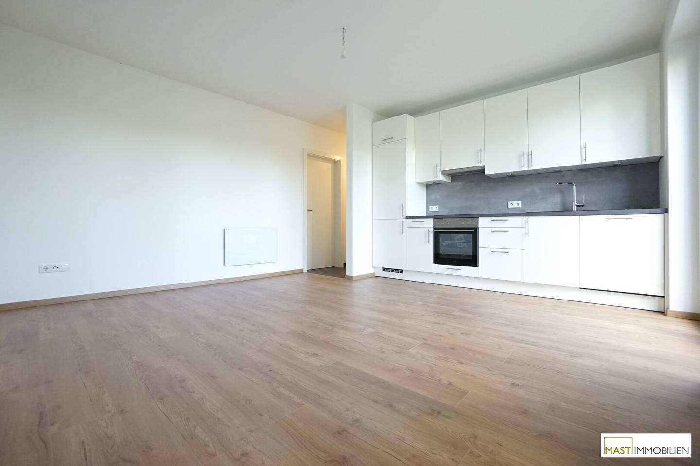 PROVISIONSFREI --- Beeindruckend aufgeteilte 2 Zimmer Garten Wohnung inkl. EWE Einbauküche in Pixendorf