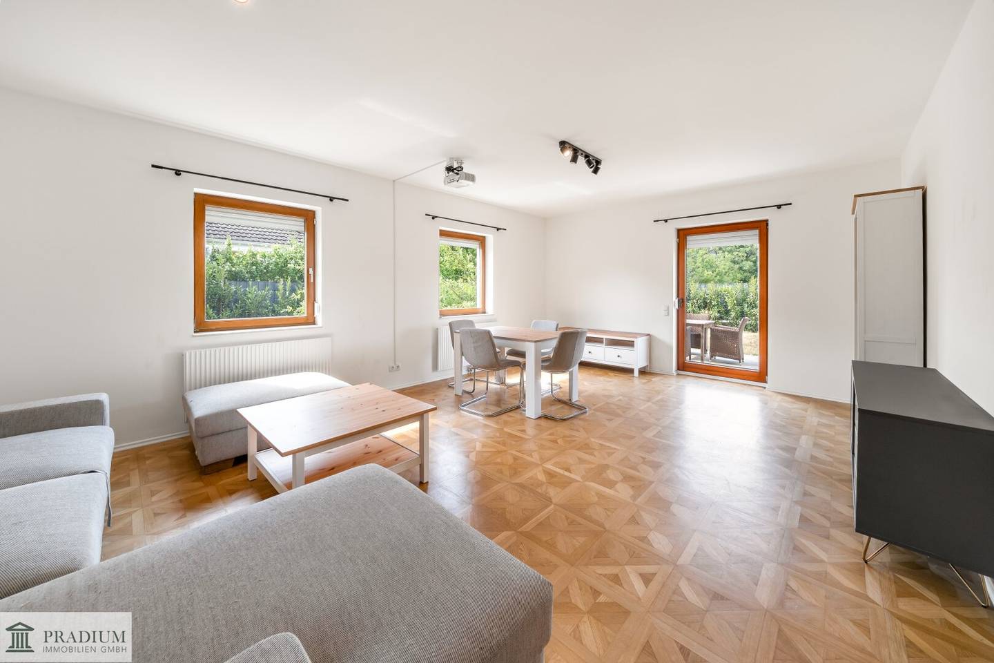 Single-family house with sunny garden - fully basemented