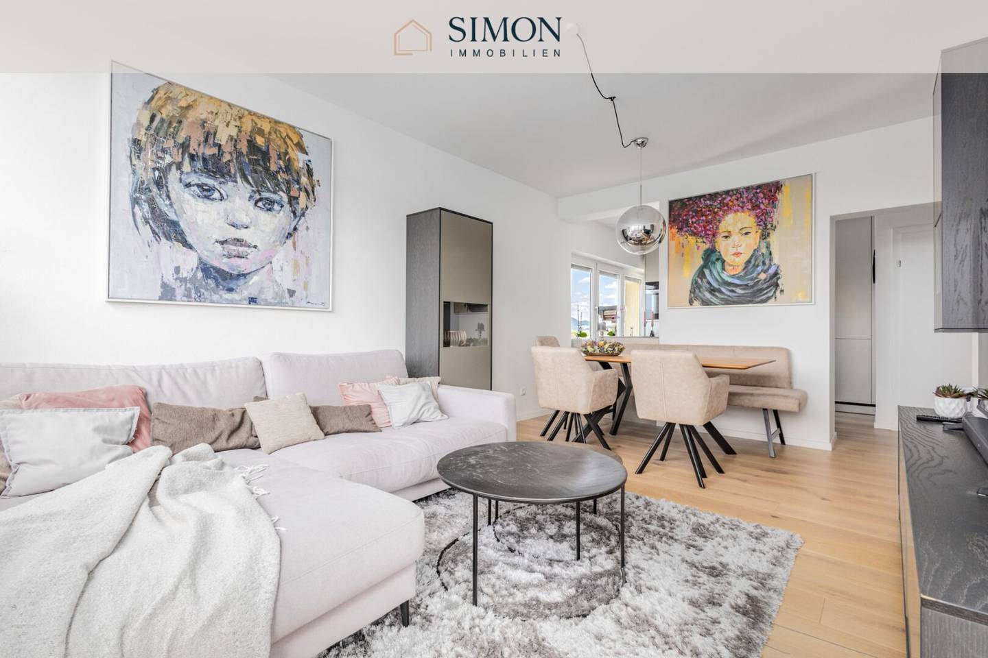 Over the roofs of Salzburg: Renovated 3-room apartment with mountain view