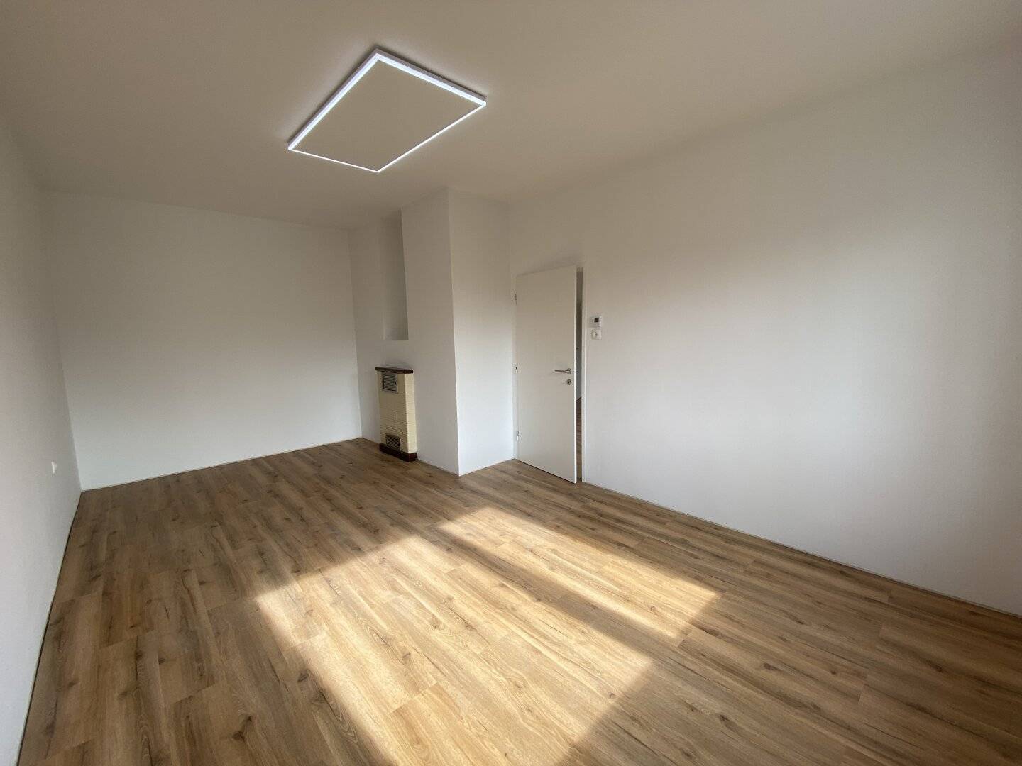 Knittelfeld Zentrum: sonnige ca 65 m2 2 Zimmer Wohnung inkl. Loggia mit schöner Aussicht!