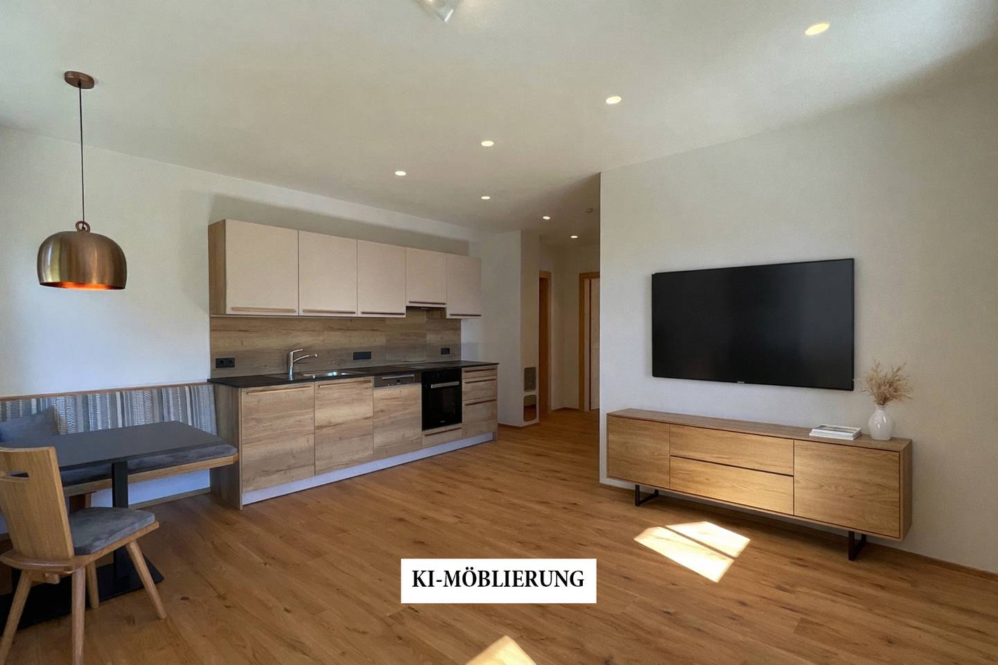 Erdgeschosswohnung with private garden and mountain view