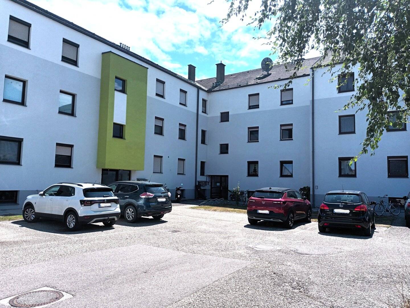 Großzügige 4-Zimmer-Eigentumswohnung mit Loggia!