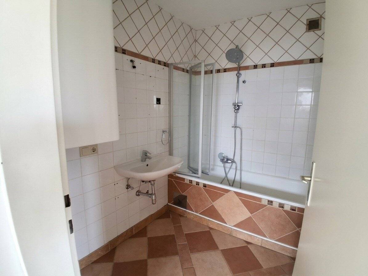 Geräumige 4,5-Zimmer-Wohnung mit Balkon und Garten in Ortsrandlage von Allentsteig