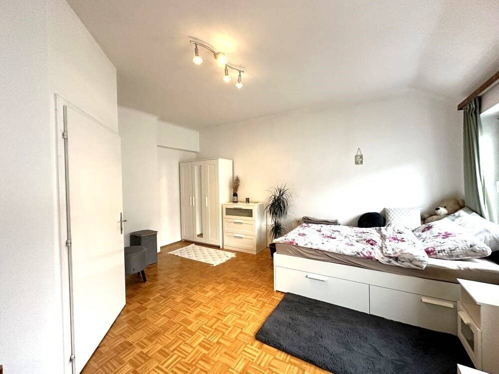Charming 3-room period apartment with balcony in central Graz location near Augarten