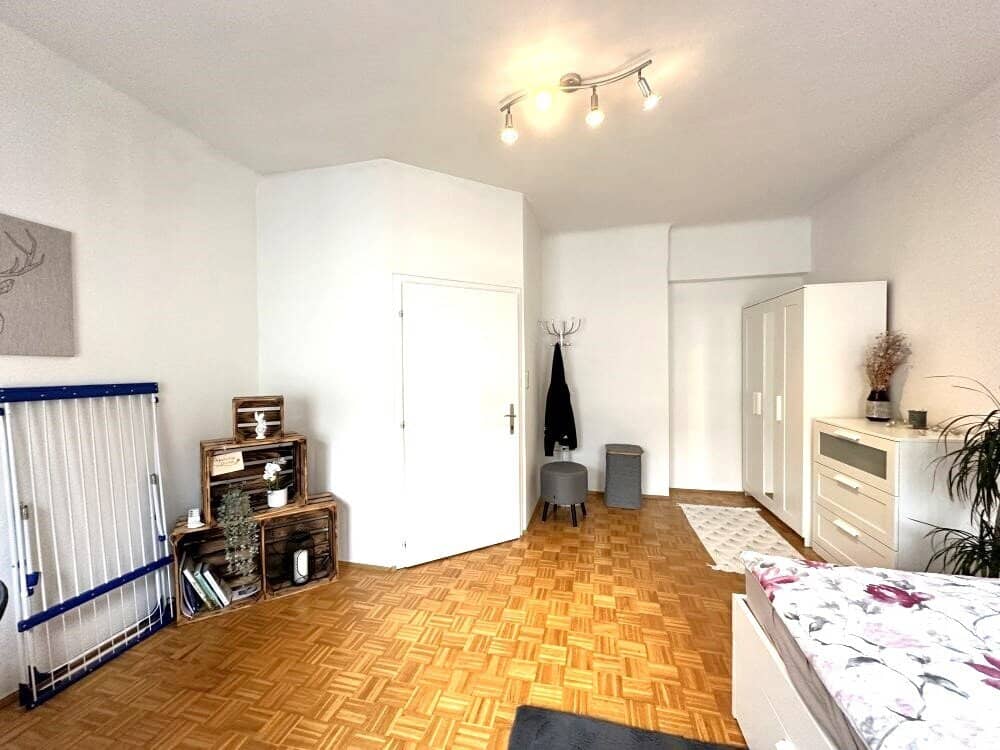 Charming 3-room period apartment with balcony in central Graz location near Augarten