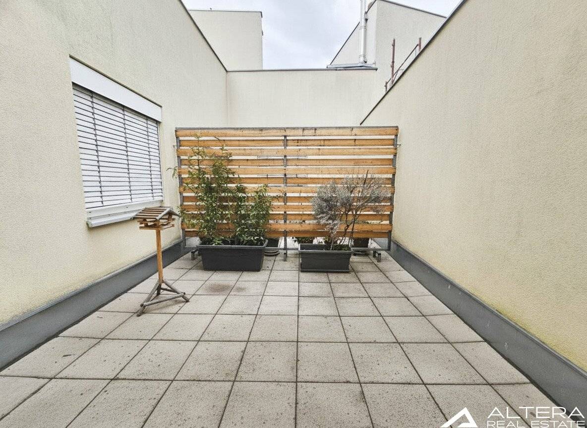 COMMISSION-FREE! - Graz city centre - Well-kept 2-room apartment with lift, cellar and large terrace in the heart of the Graz city centre!