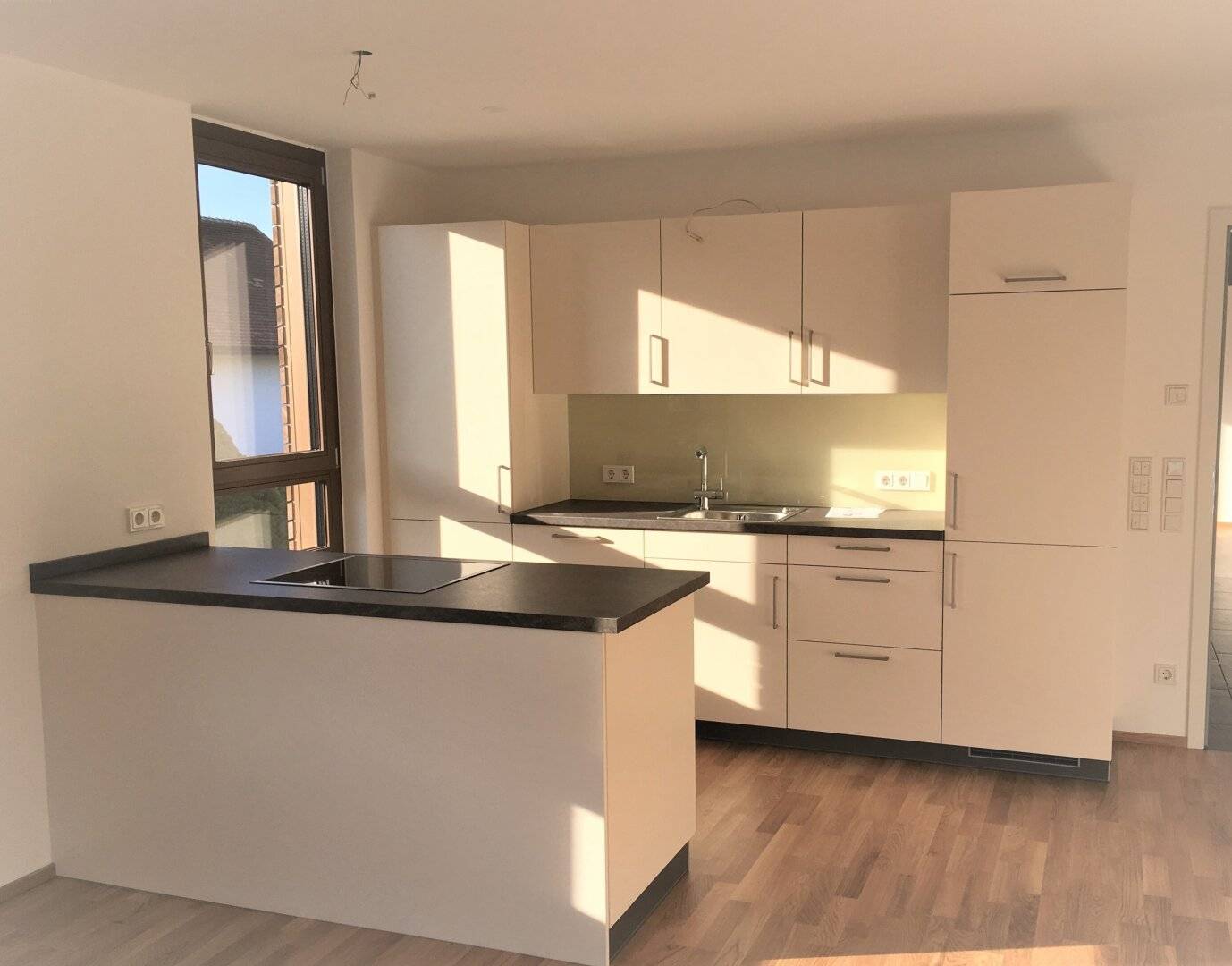 Family-friendly sunny 3-room apartment with underground parking space