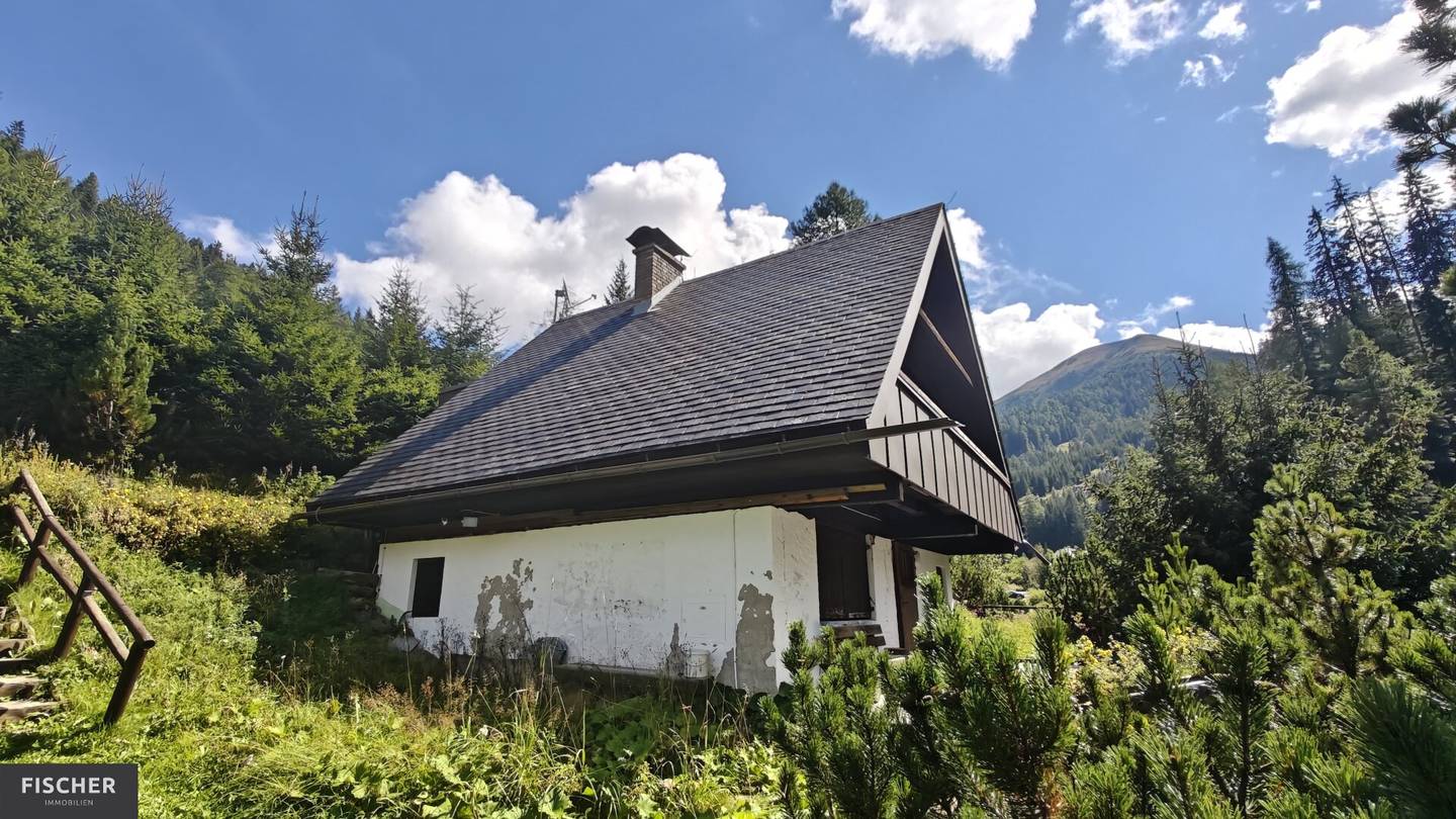 Holiday home in need of renovation in the hiking and recreation area Innerkrems