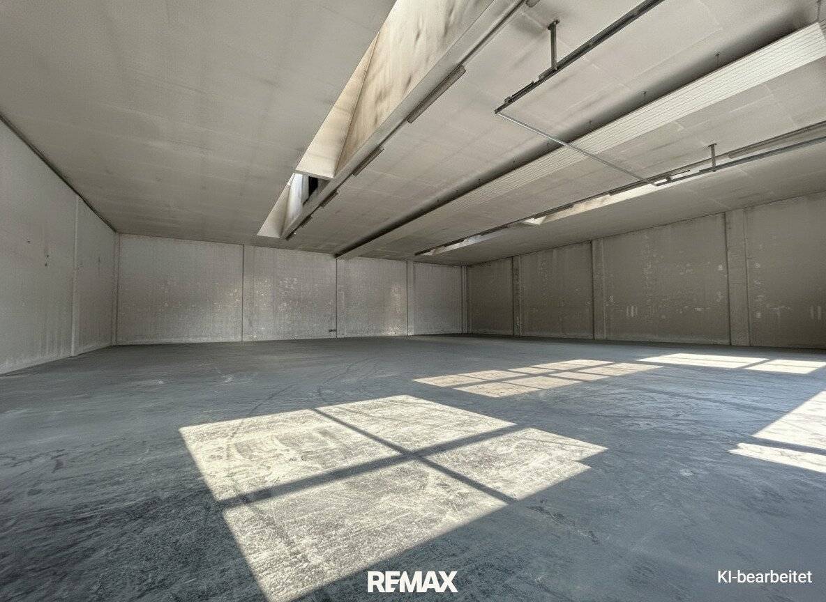 Spacious warehouse in a highly frequented location – ideal for commercial use and logistics