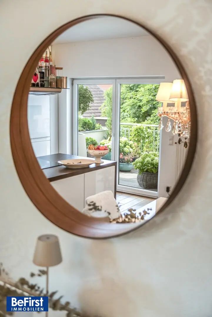 Eleganz und Moderne verbinden sich in dieser wunderschönen Dachgeschosswohnung: perfekte Gegebenheiten für Paare und Singles