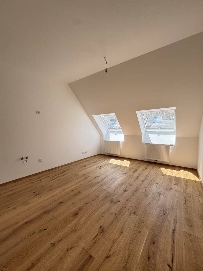 Erstbezug mit Balkon in ruhiger Innenhoflage – 3-Zimmer-Altbauwohnung mit Charme in 1150 Wien -K