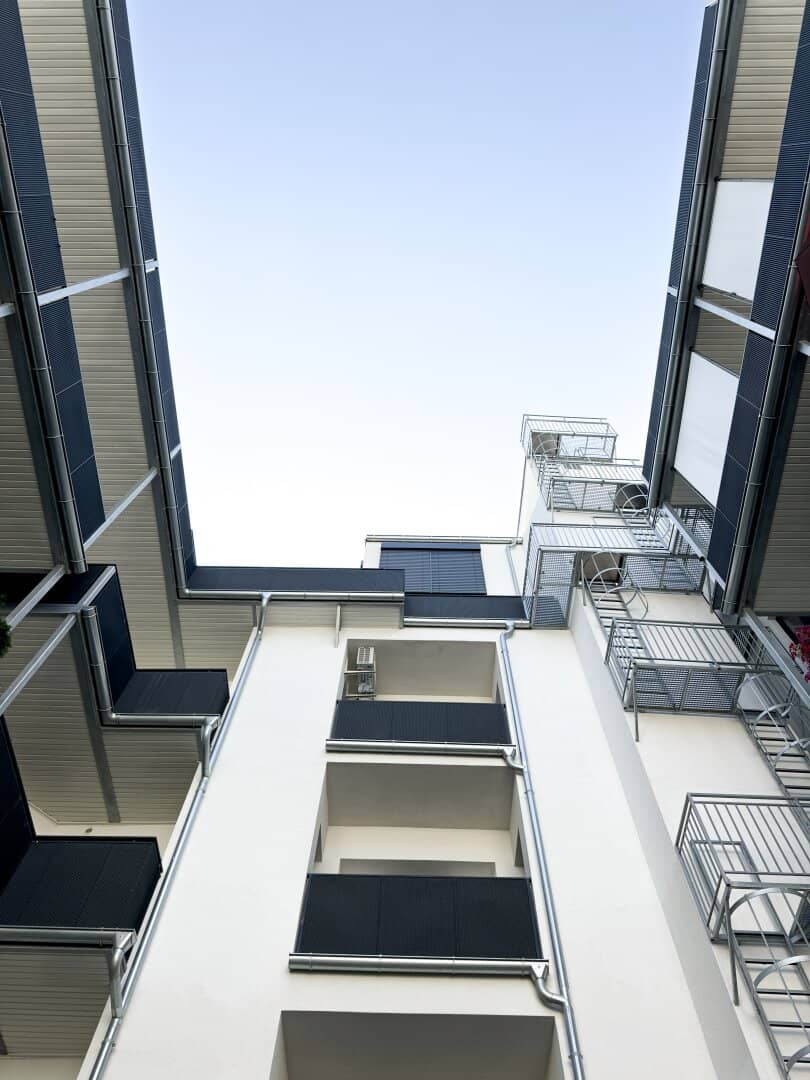 Investor hit Permanently! In a renovated building 2.5-room period apartment - permanently rented! with 3,8 % return