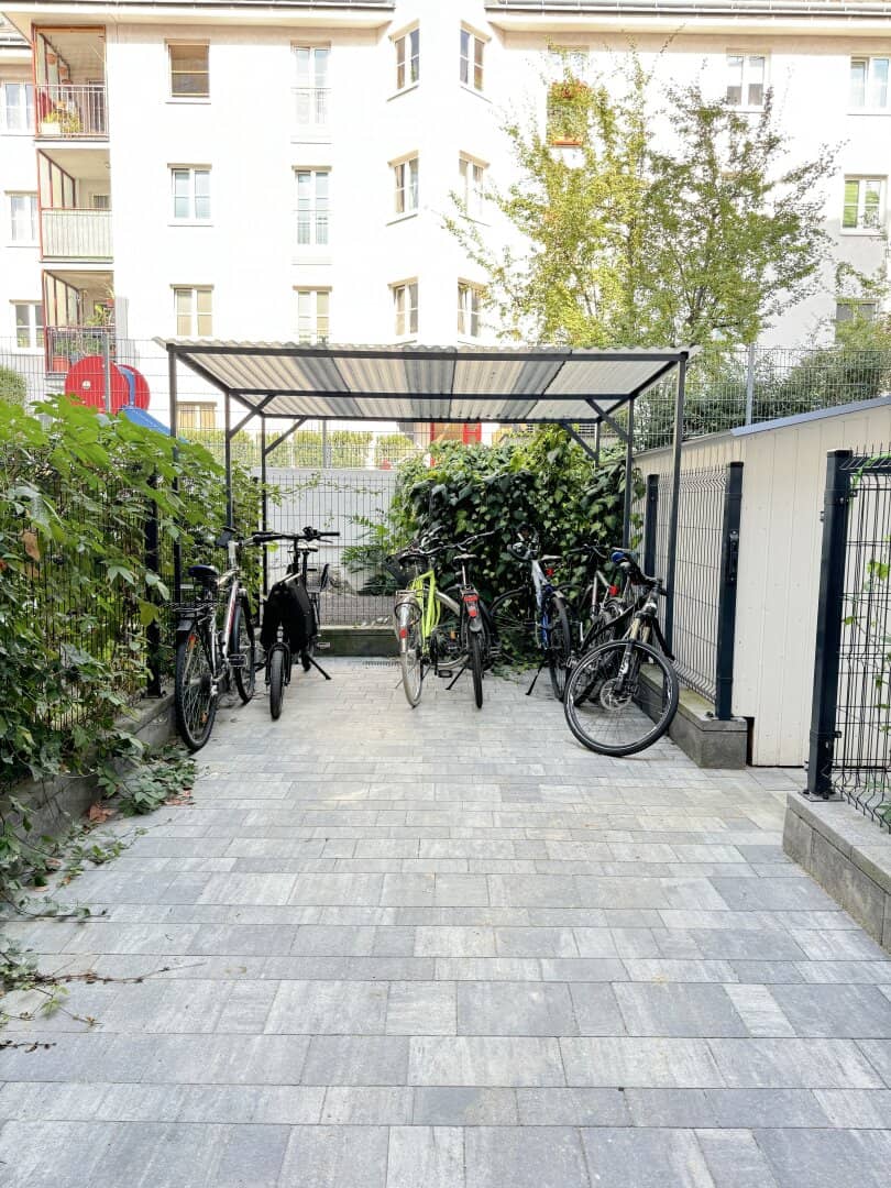 Investor hit Permanently! In a renovated building 2.5-room period apartment - permanently rented! with 3,8 % return