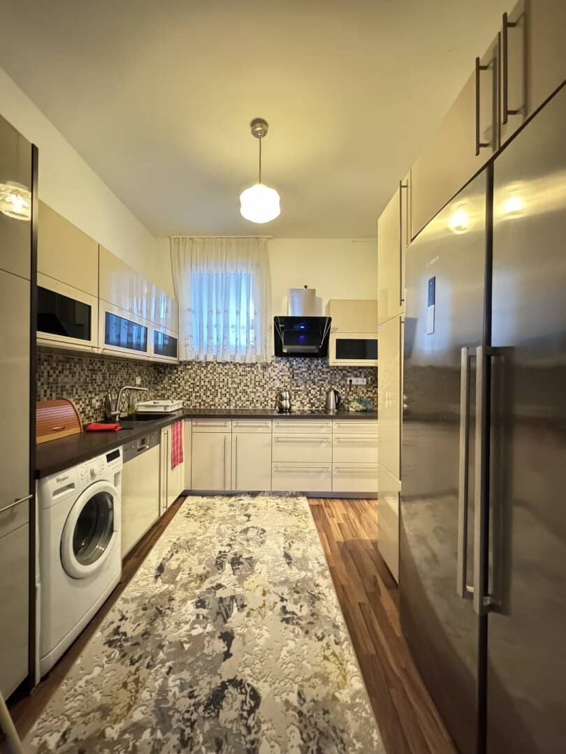 3.2% Yield Charming 2.5-Room Apartment with Ideal Layout in Top-Renovated Building - Permanently Let for Sale