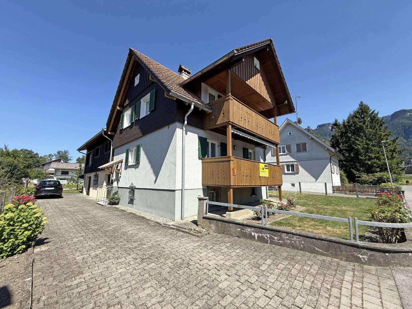 Familienwohnung in flexibel nutzbarem Mehrgenerationenhaus mit Garage