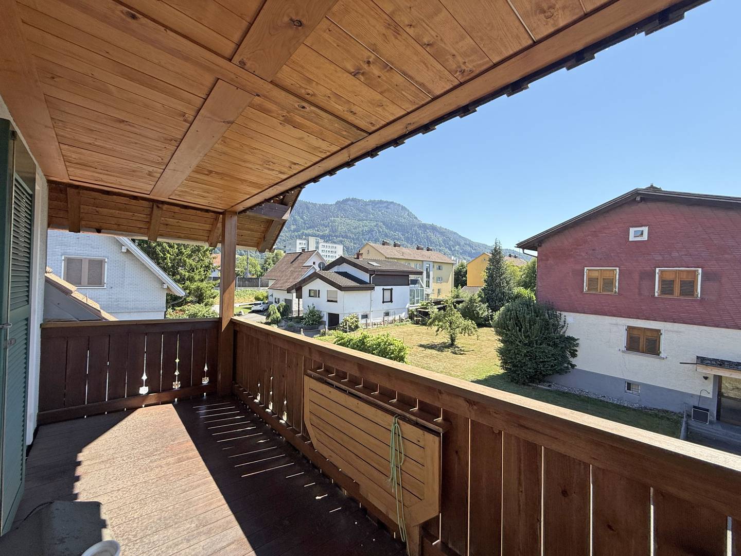 Familienwohnung in flexibel nutzbarem Mehrgenerationenhaus mit Garage