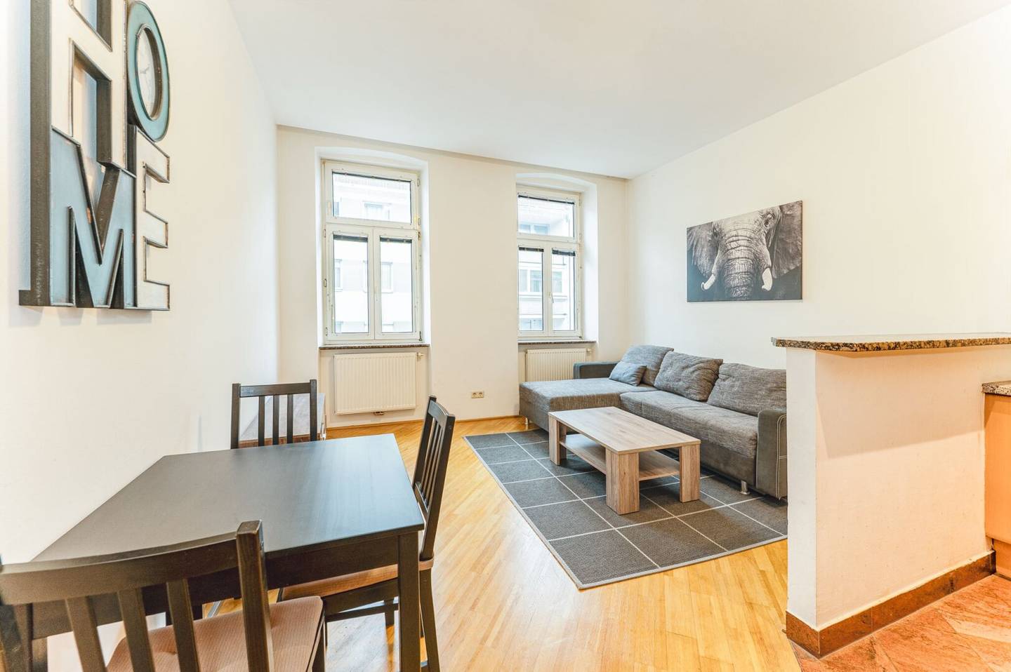 Old building apartment with 2 rooms and shared terrace