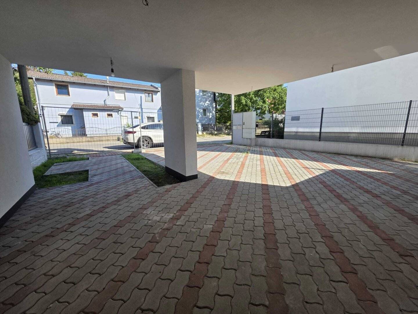 +Perfektes Lichtdurchflutetes Generationenhaus+7 Zimmer, 4 WCs+3 Bäder+ Eigengarten+separate Luxus-Etage+