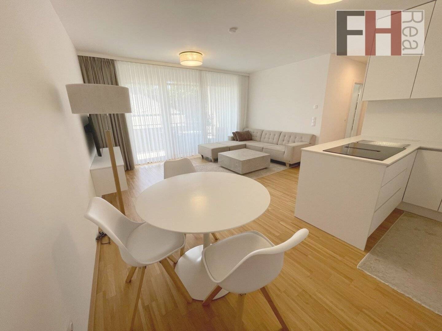Neuwertige 4-Zimmer Wohnung mit großem Balkon im Zentrum von Purkersdorf