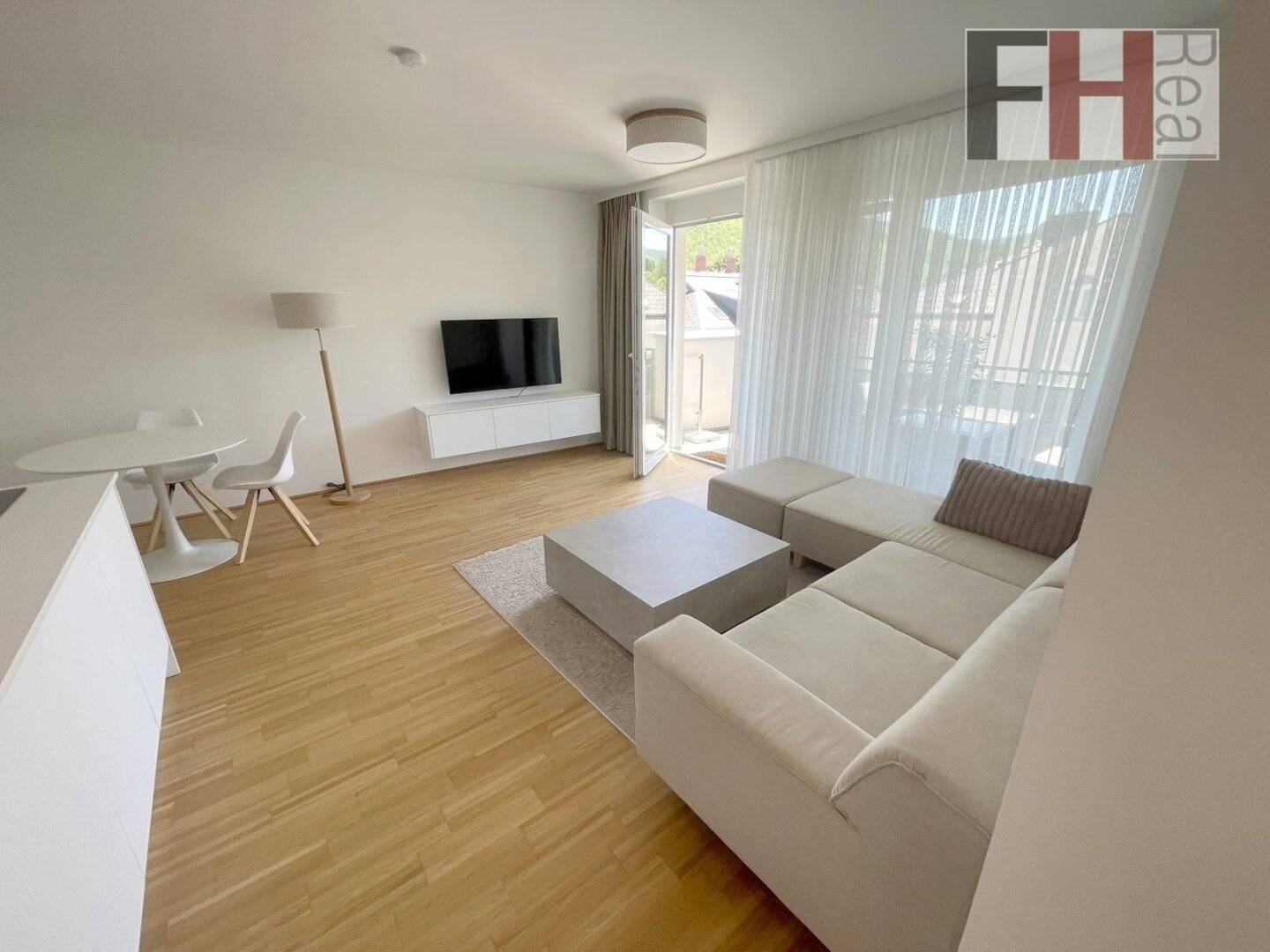 Neuwertige 4-Zimmer Wohnung mit großem Balkon im Zentrum von Purkersdorf