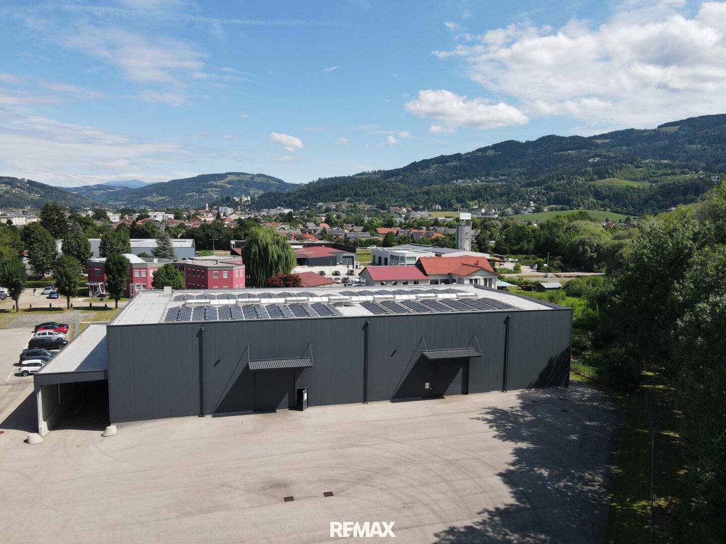 Modern warehouse and commercial hall with 2,500 m² outdoor area and excellent transport links in Wolfsberg