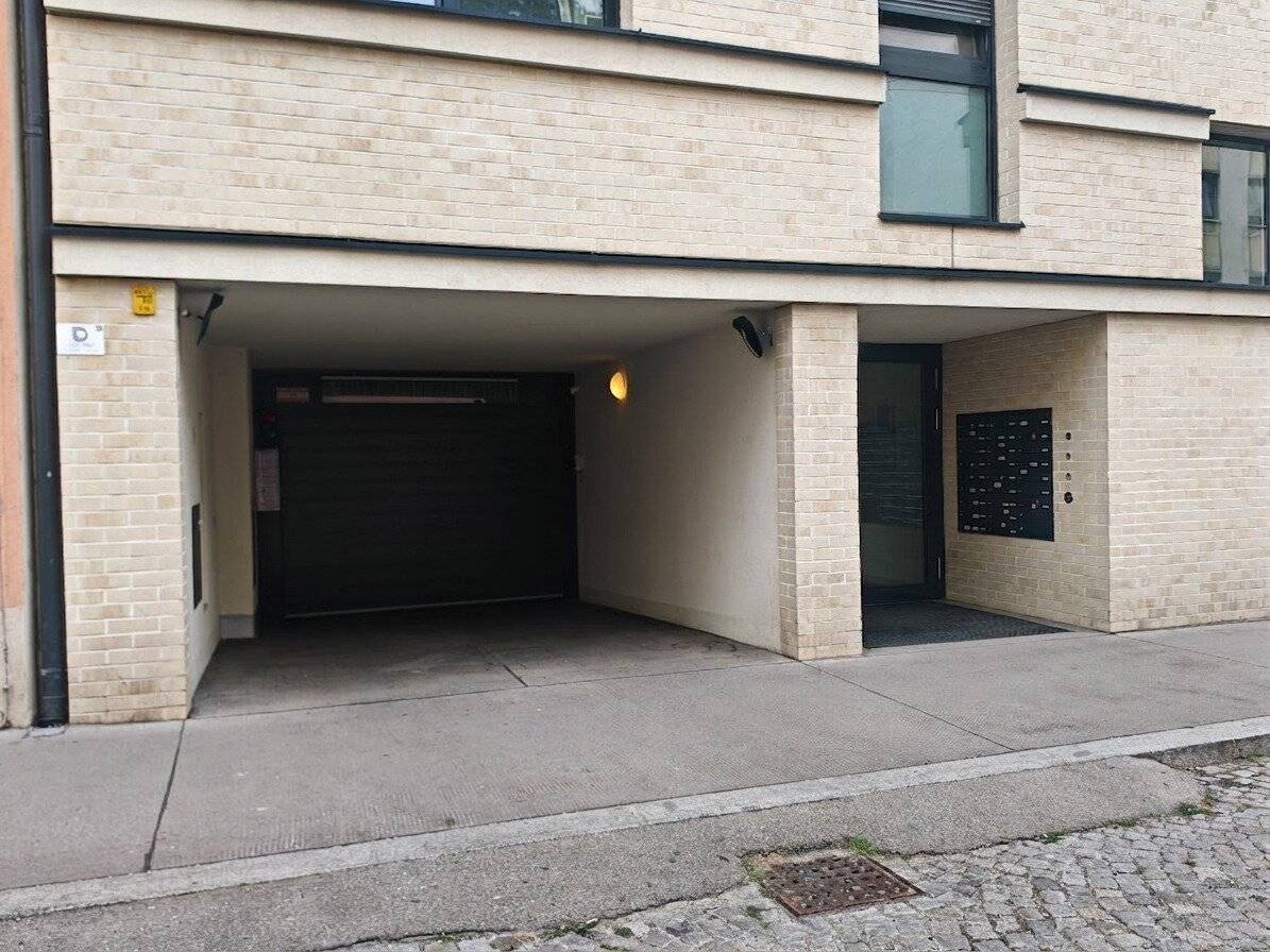 Convenient underground garage parking space