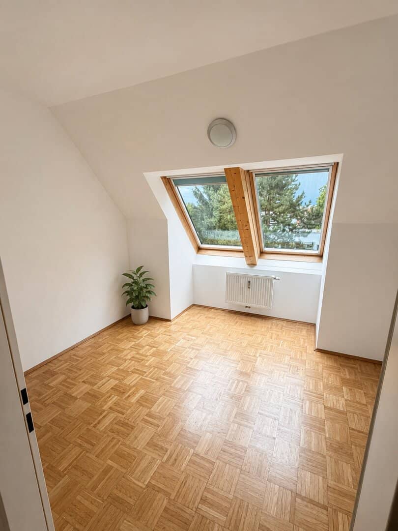 Schloss Eggenberg as Neighborhood, Attic Floor with 4 Rooms, Balcony, Parking Space