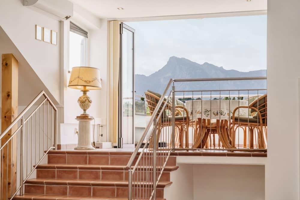 Dachgeschosswohnung with roof terrace and fortress view