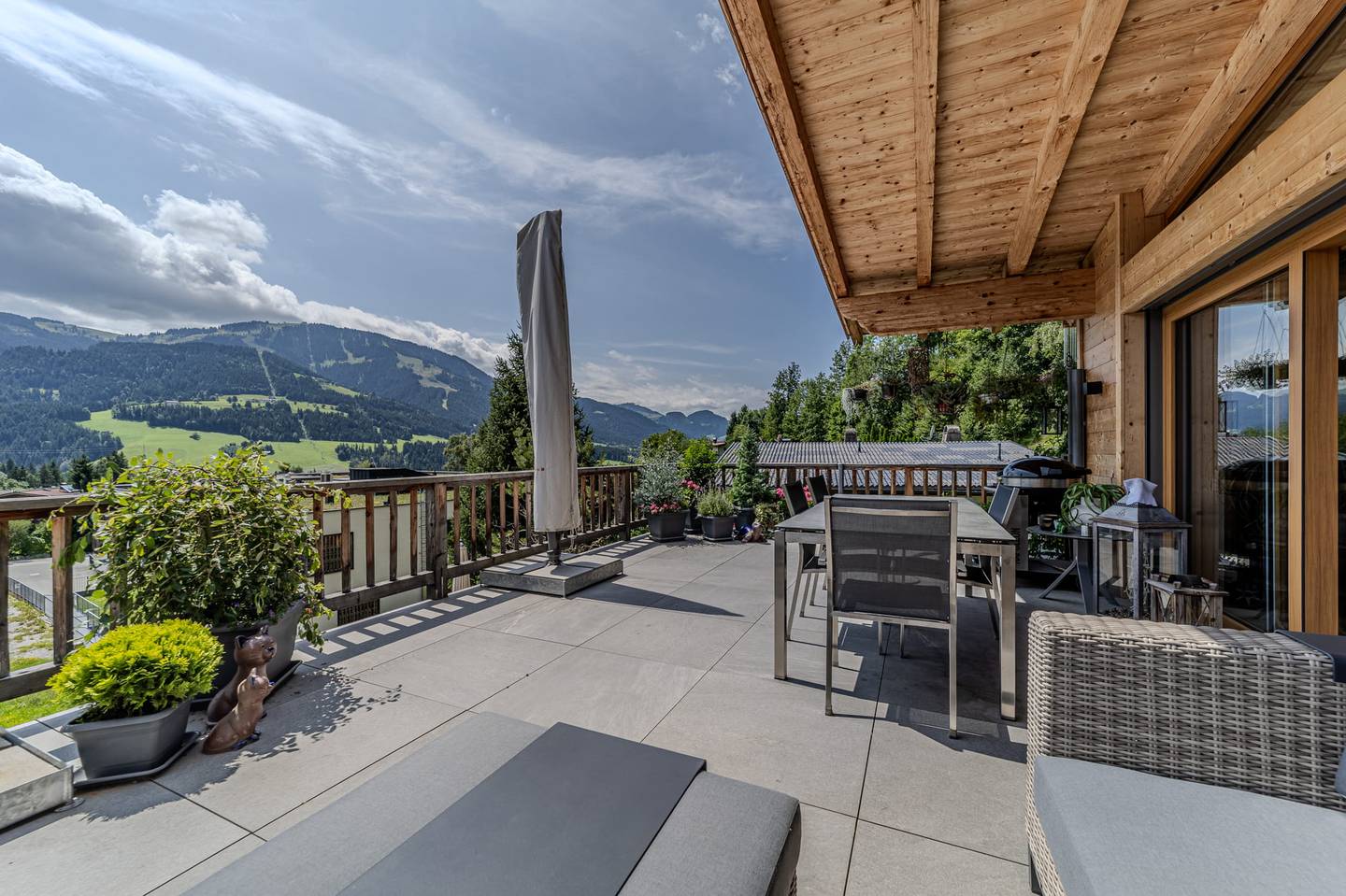 Dachgeschosswohnung am Fuße des Wilden Kaisers mit Aufzug und Garage