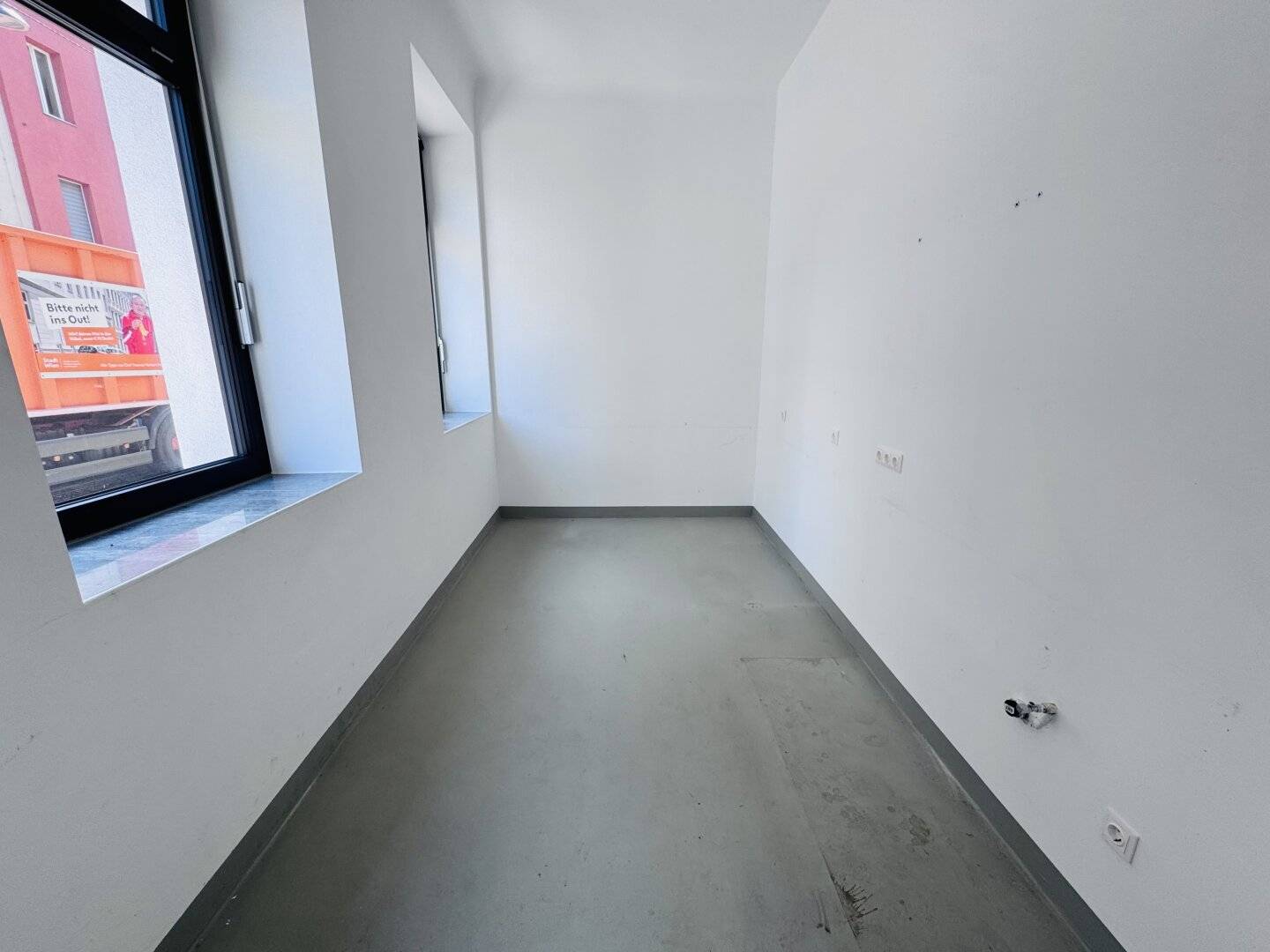 Well-maintained commercial space 208m² with terrace 1100 Vienna