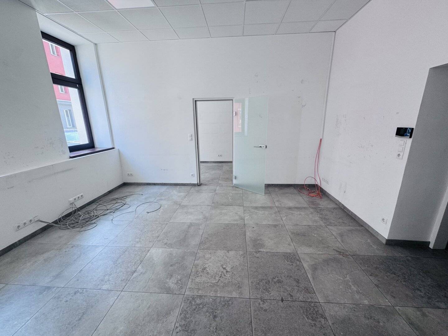 Well-maintained commercial space 208m² with terrace 1100 Vienna