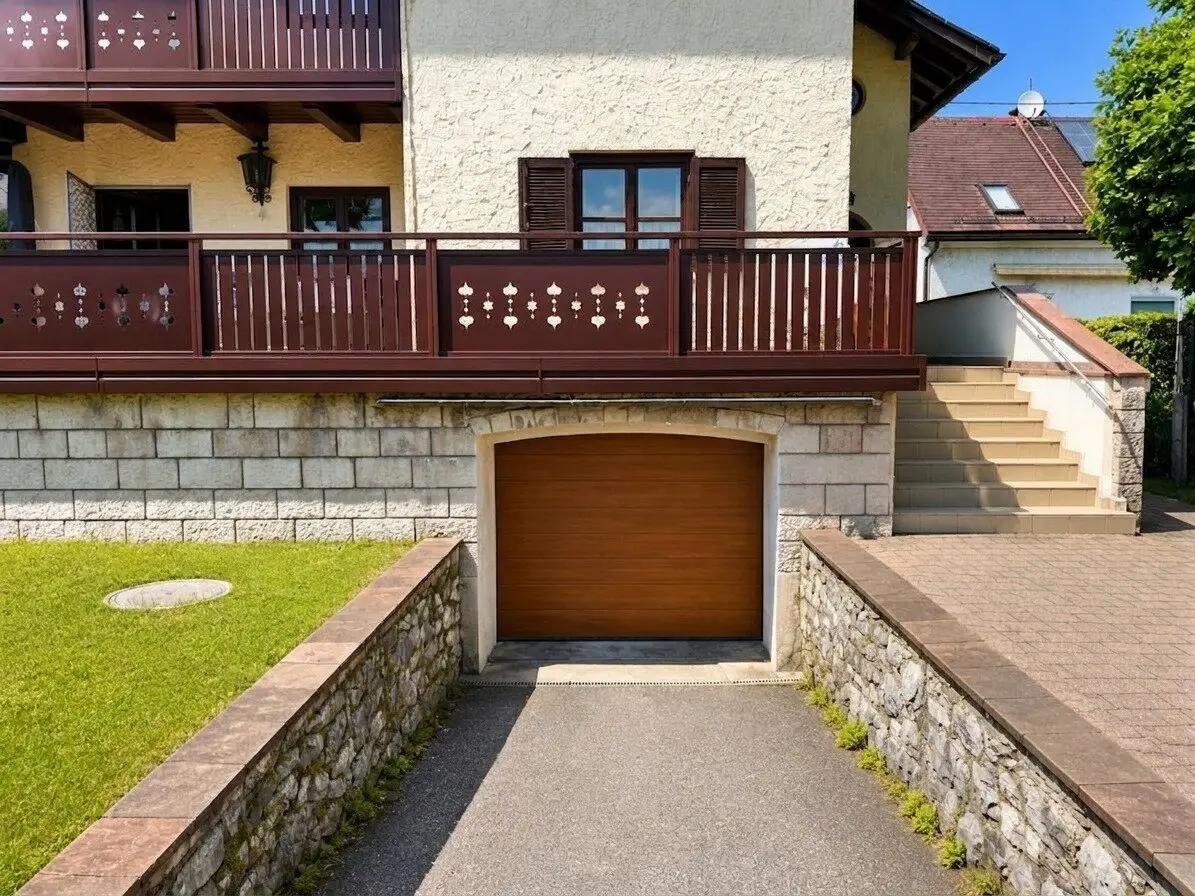 SANIERUNGSBEDÜRFTIGES WOHNHAUS MIT GROSSZÜGIGEM GRUNDSTÜCK &amp; ENTWICKLUNGSPOTENZIAL