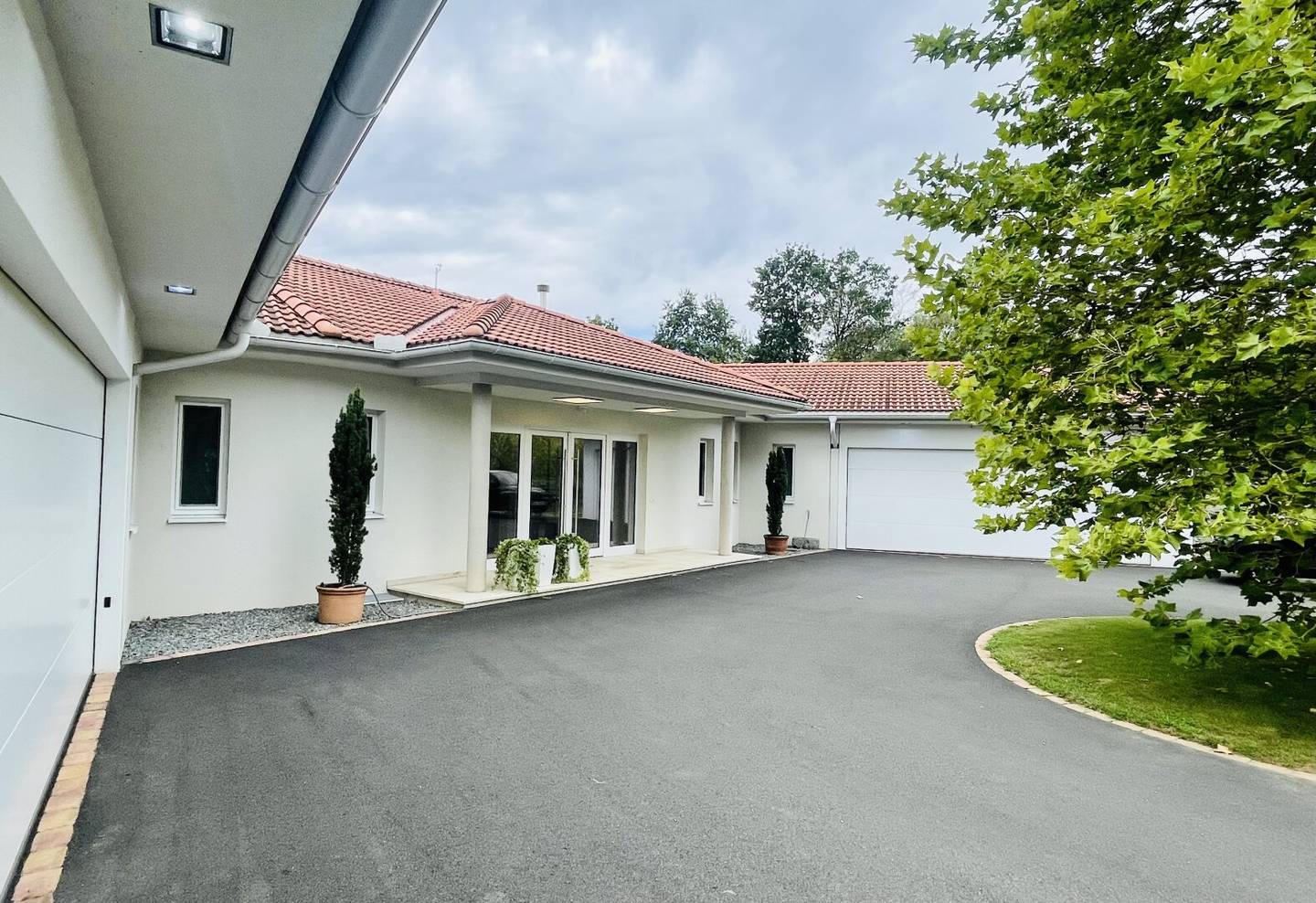 JUWEL - Exklusiver Bungalow in Graz Umgebung - Außergewöhnliche Liegenschaft in absoluter Ruhelage
