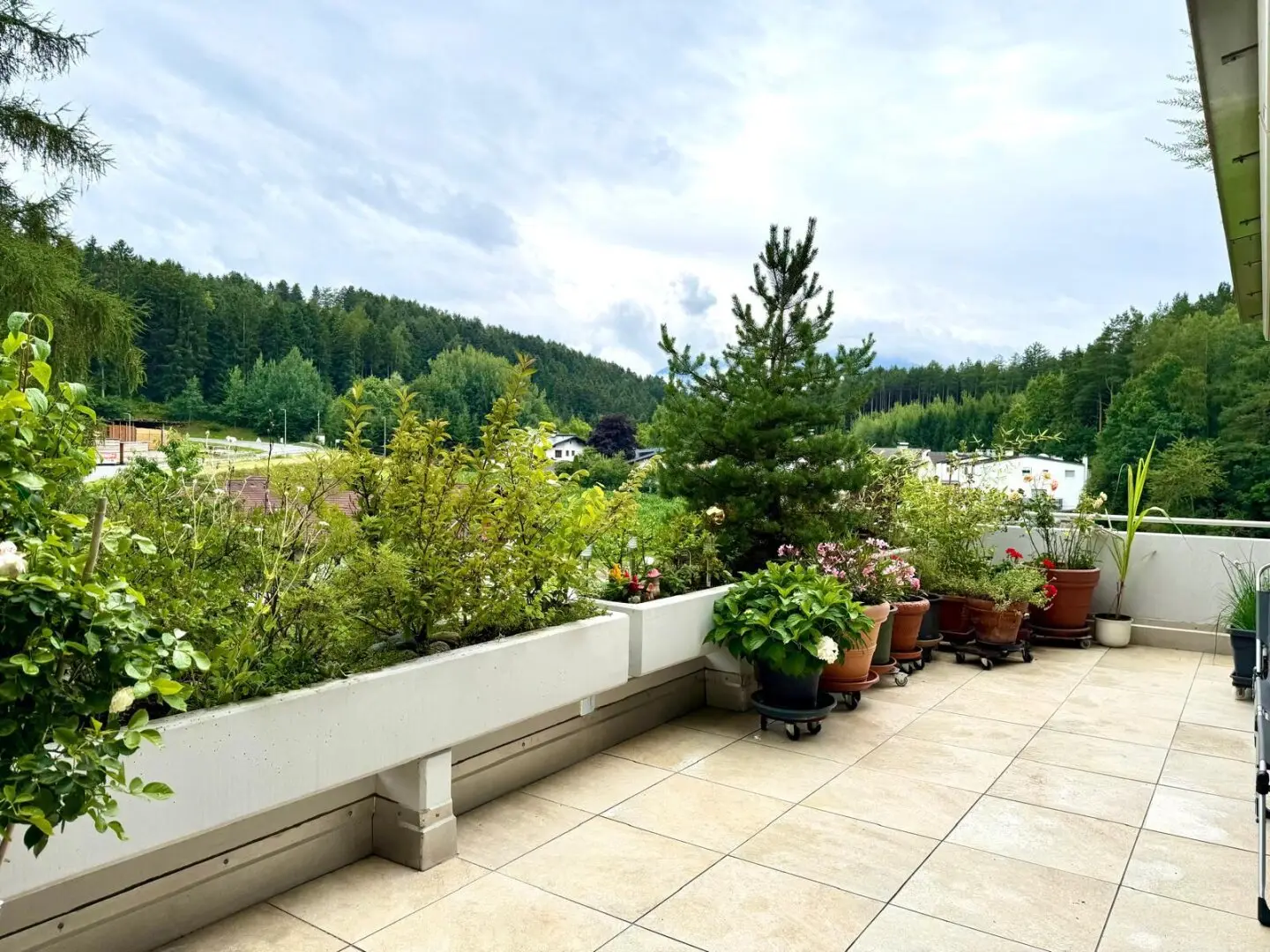 Beautiful, sunny, quiet 3-4 room terrace apartment in Aldrans