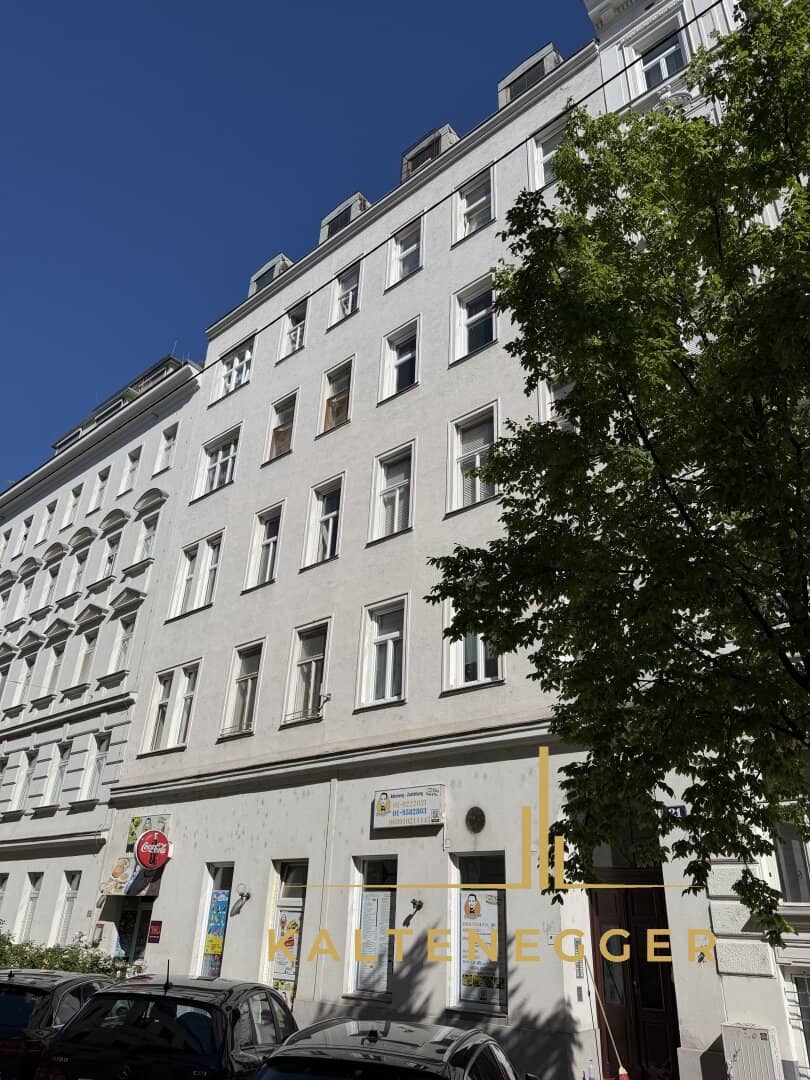 Gründerzeit tenement house near Augarten with approx. 40% vacancy and attic development concept