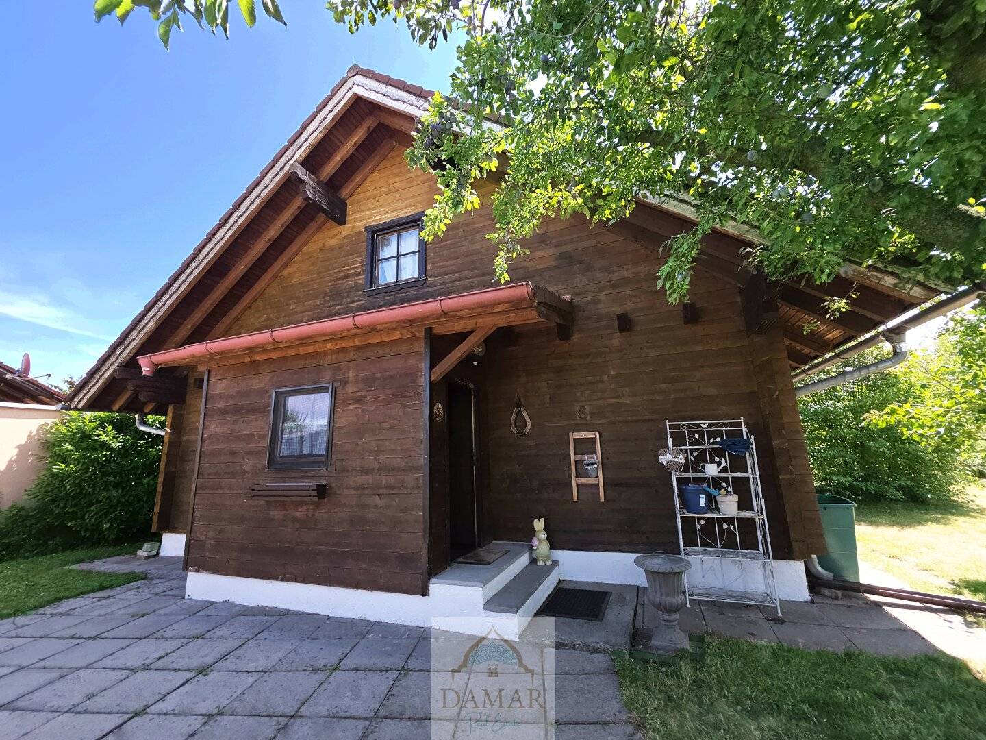 Wooden house with garden and lake access – Live where others vacation