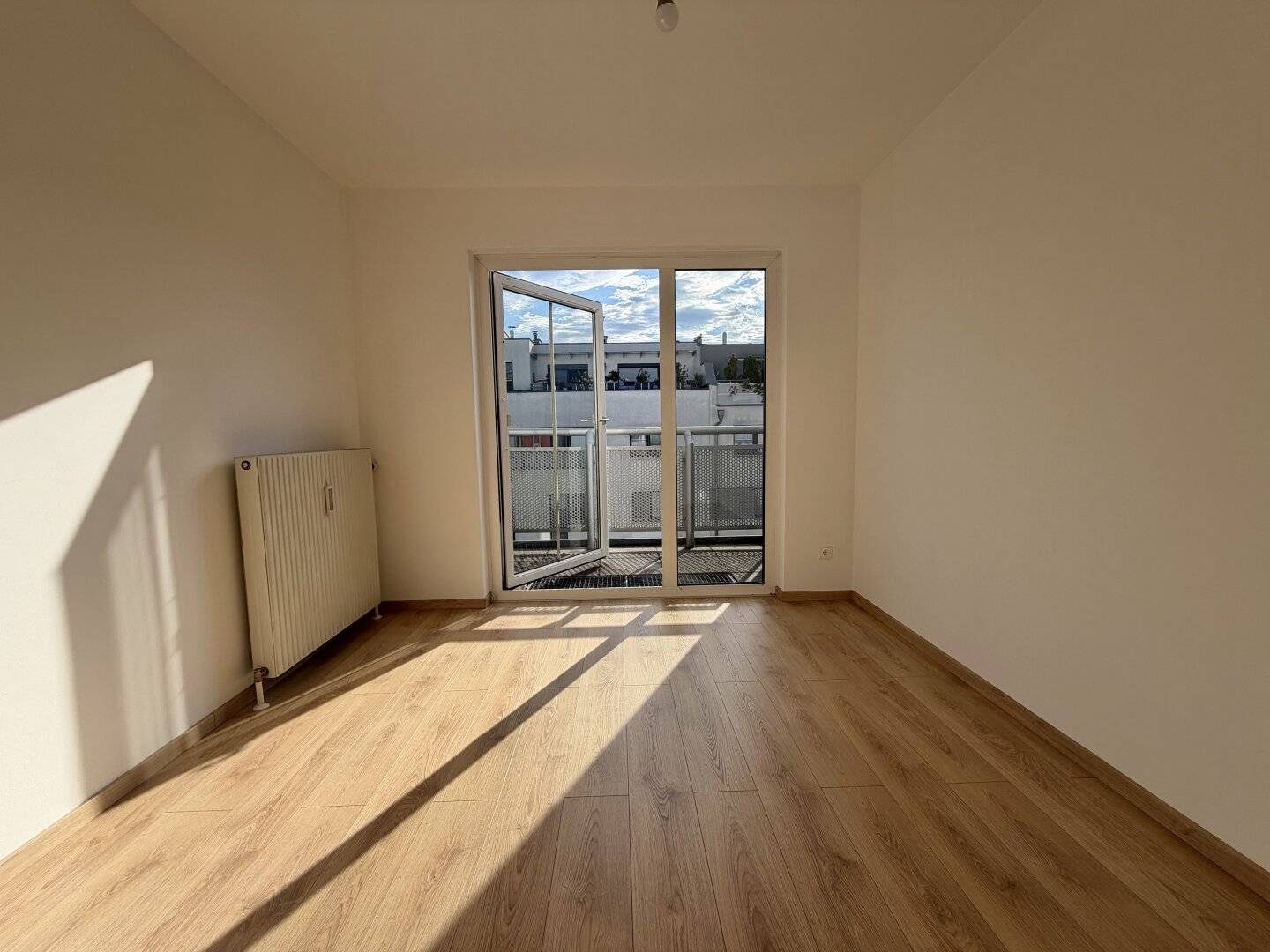 Apartment in need of renovation - immediately available | Near U6