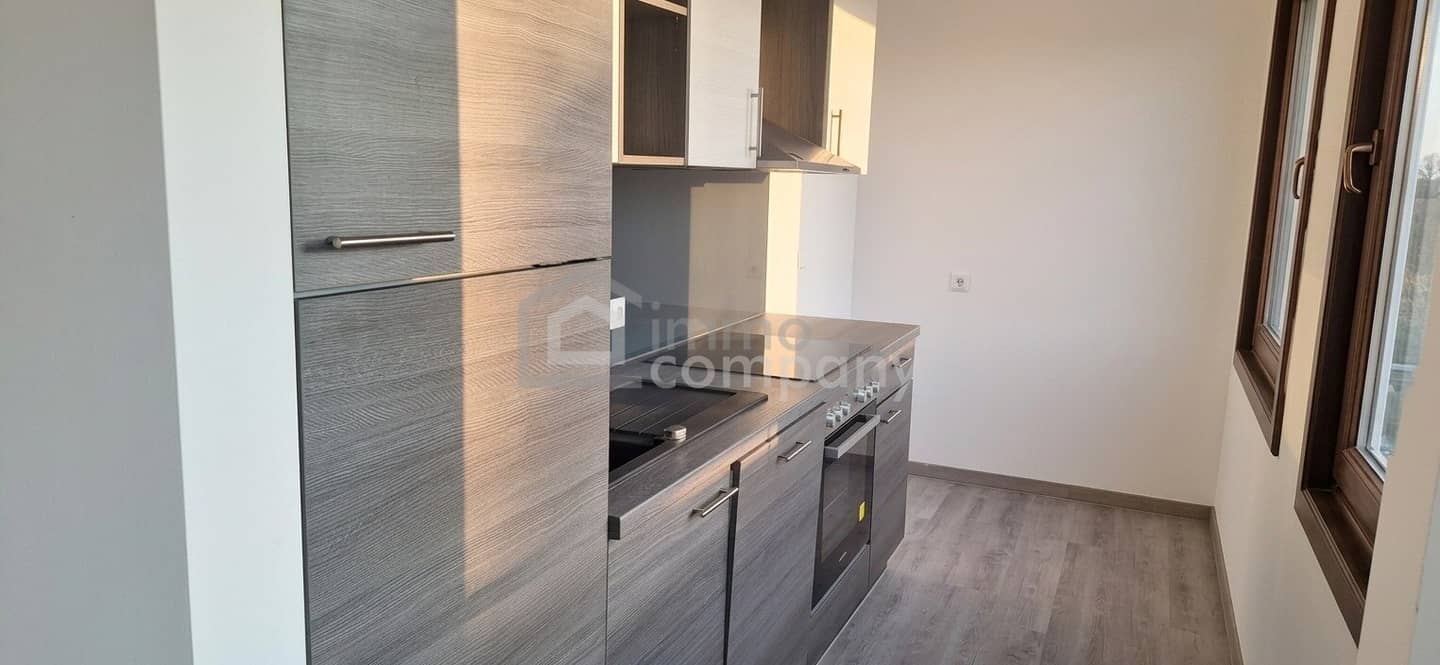 Vollsanierte 4-Zimmer-Wohnung mit 27 qm Südwest-Terrasse &amp; Aufzug in 1100 Wien – 420.000 €!