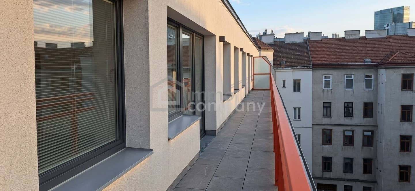 Vollsanierte 4-Zimmer-Wohnung mit 27 qm Südwest-Terrasse &amp; Aufzug in 1100 Wien – 420.000 €!